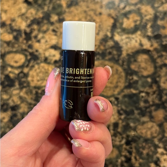 Makeup - Picture 7 of 8